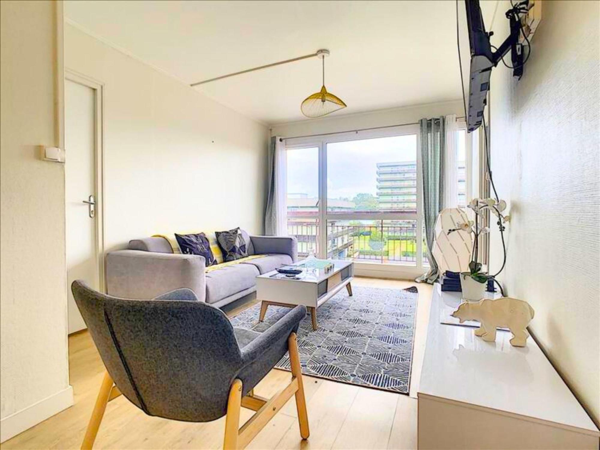 Ideal Groupe - Grands Espaces - 4 Chambres - Parking Gratuit - Proche Centre, Gare & Transports - Wifi - Offre Special De Reduction Jusqu'A -50 르망 외부 사진