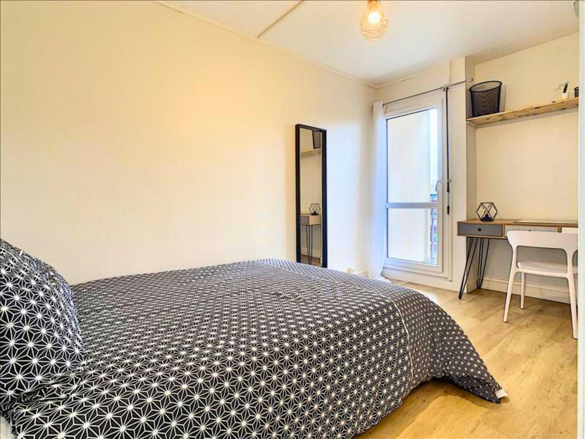 Ideal Groupe - Grands Espaces - 4 Chambres - Parking Gratuit - Proche Centre, Gare & Transports - Wifi - Offre Special De Reduction Jusqu'A -50 르망 외부 사진